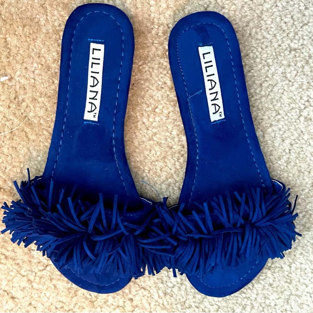 Blue fringed flats